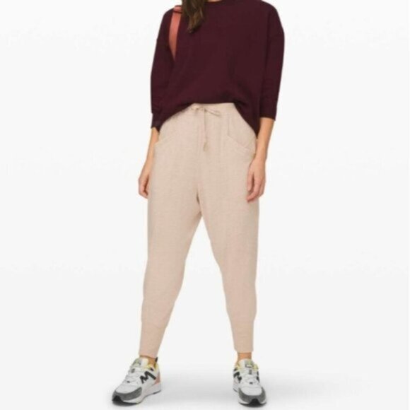 Lululemon Heathered Cashew Slouchy Still Chill Jogger Pant Size 10 - Picture 2 of 13